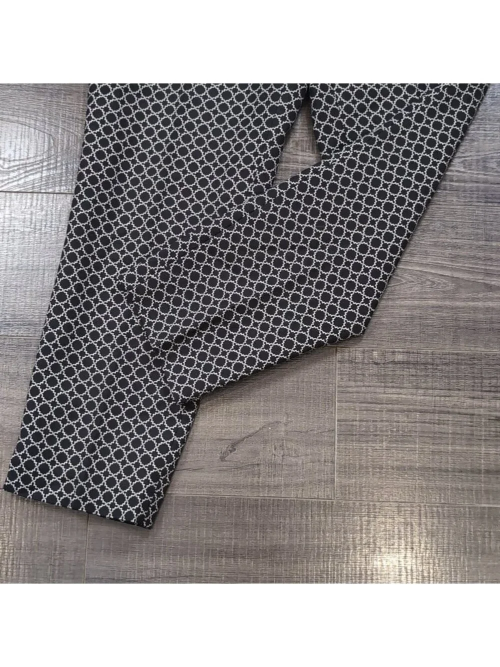 💠 Dalia Capri Trousers Womens Size 10 Black White Geometric Print Pants